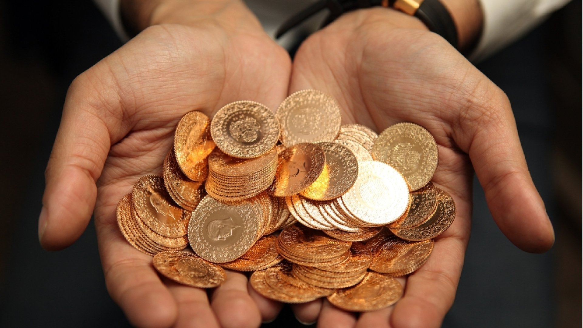 Güçlü Dolar ve Petrol Altını Vurdu: Altın Fiyatları Düşüşte