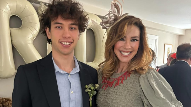 Annesinin boyunu geçti