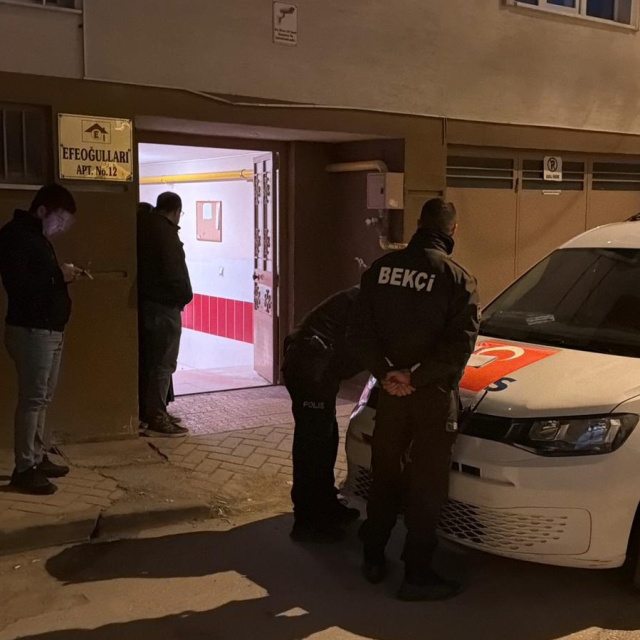 Yalnız yaşadığı evinde ölü bulundu