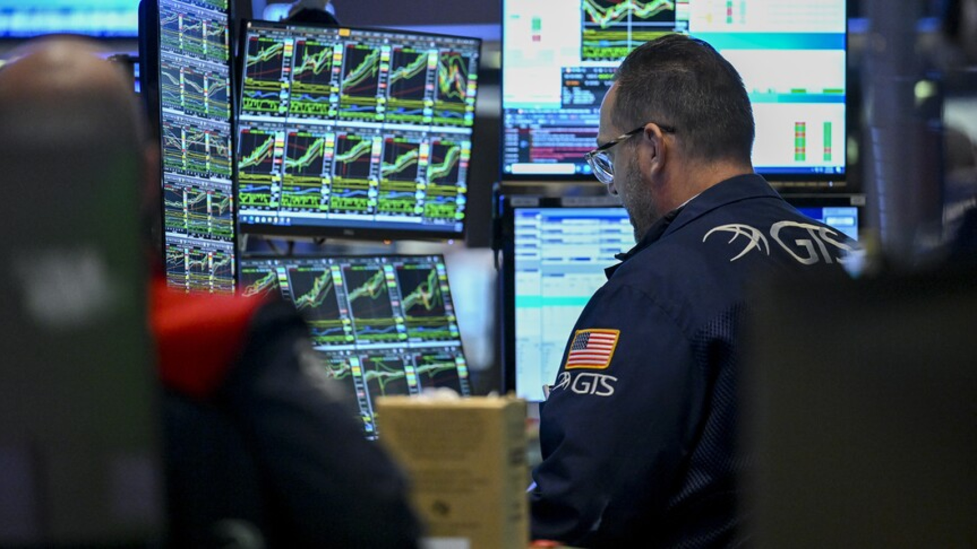Küresel Piyasalarda 'Abluka' Endişesi: Hürmüz Boğazı Gerilimi Fiyatları Sarsıyor