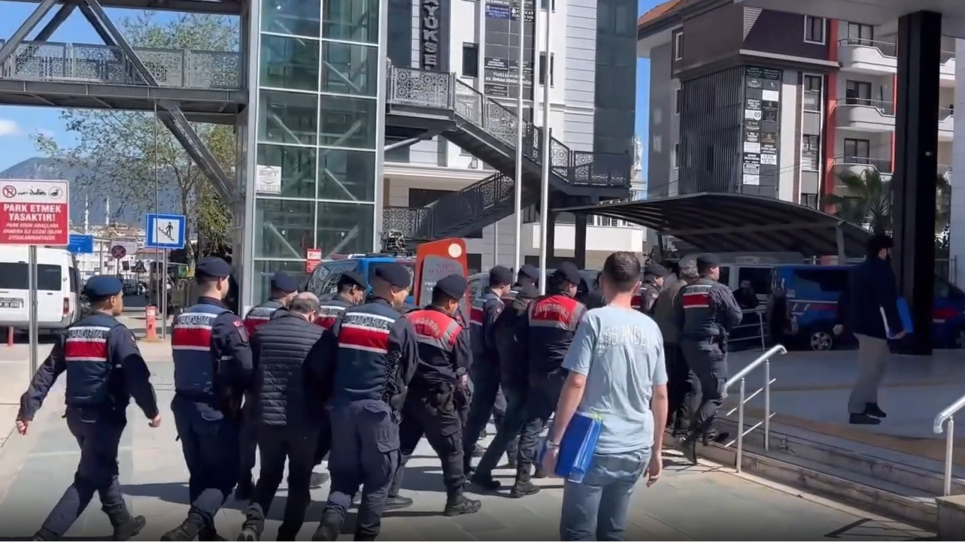 Antalya'da Zehir Tacirlerine Büyük Darbe: Doktor Dahil 6 Şüpheli Yakalandı