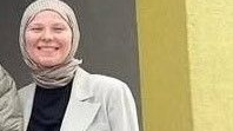 Genç öğretmen evde ölü bulundu