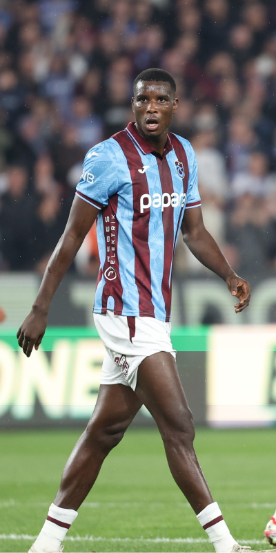 Onuachu'suz Trabzon zirvede yara aldı