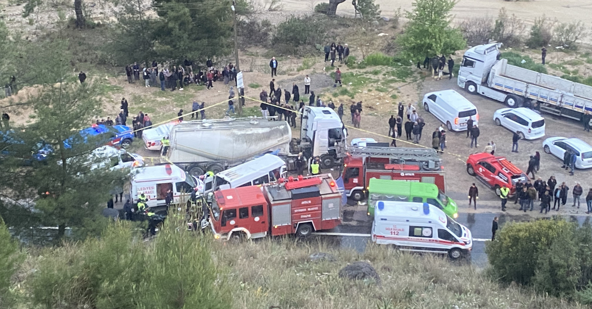 Burdur'da TIR kazası sonucu 7 kişi öldü