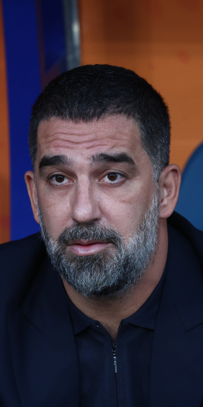 Arda Turan'ın maçında hava saldırısı alarmı!