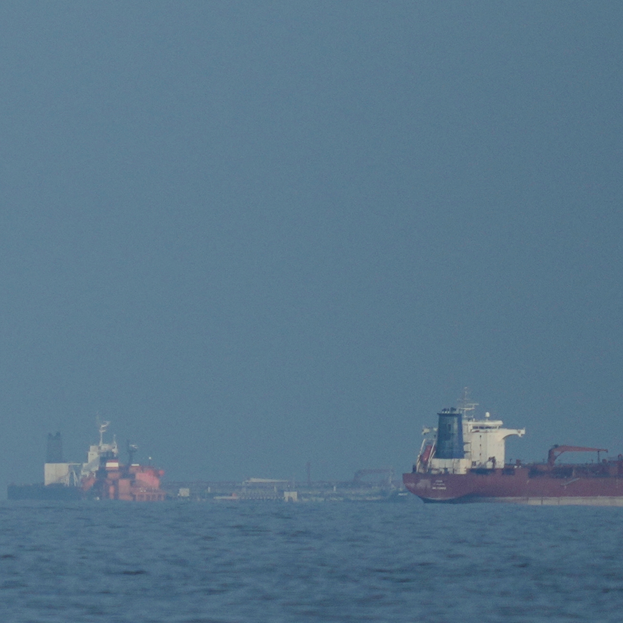 ABD'nin Hürmüz ablukası başladı