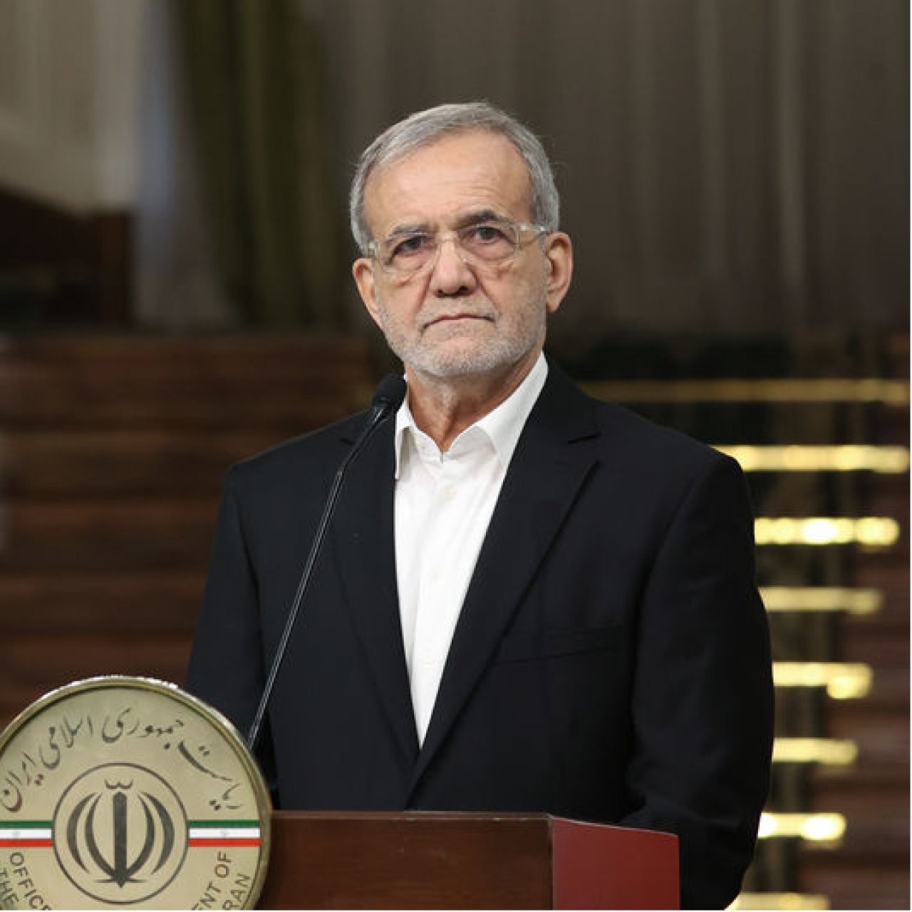 Pezeşkiyan'dan Papa'ya destek