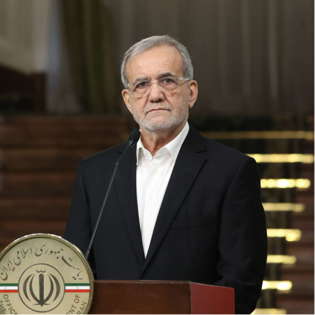 Pezeşkiyan'dan Papa'ya destek