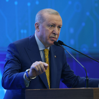 'Aileye saldırı beka meselesidir'