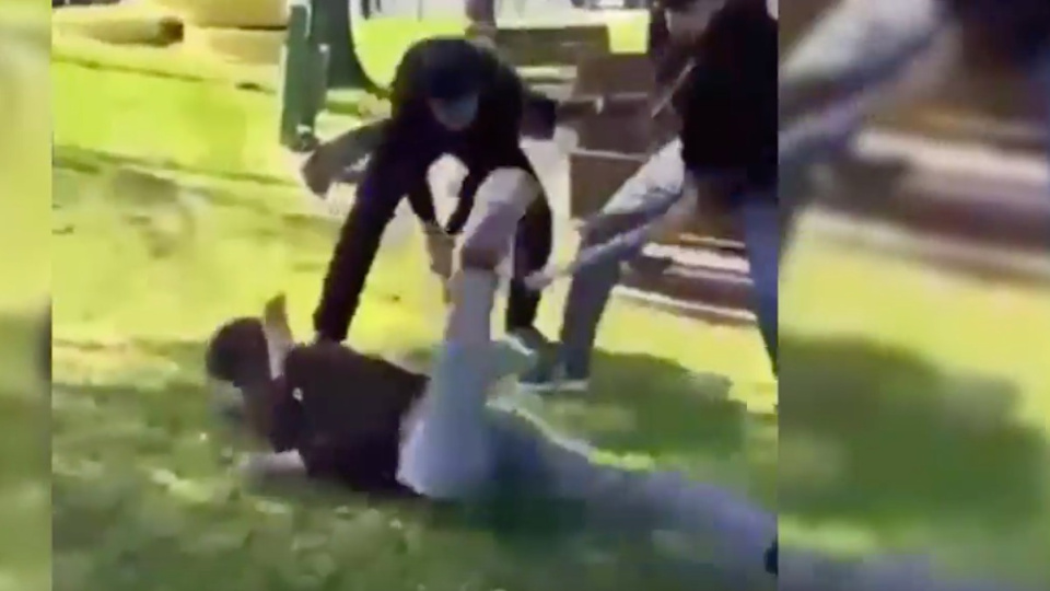 Akran zorbalığında dehşet anlar