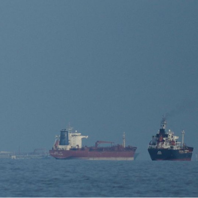 Ablukanın ardından 2 tanker geri döndü