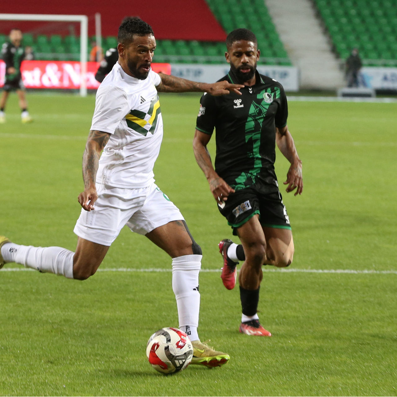 Esenler Erokspor, 2. yarıda geriden geldi!