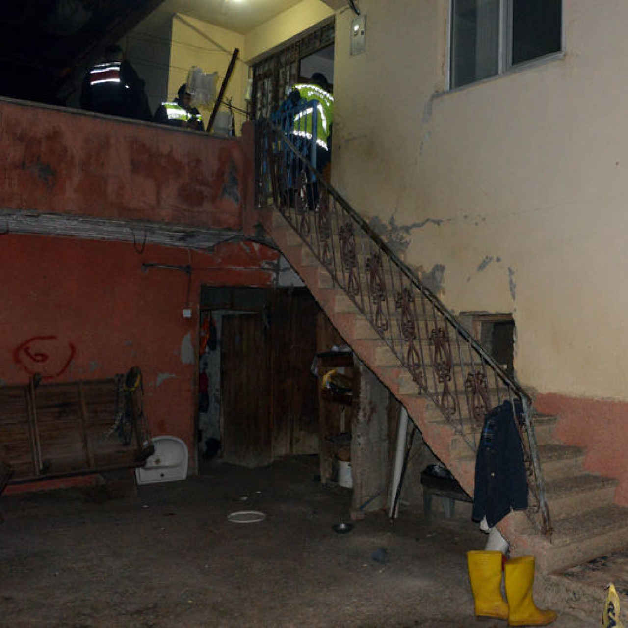 Tartıştığı karısını öldüren zanlı teslim oldu