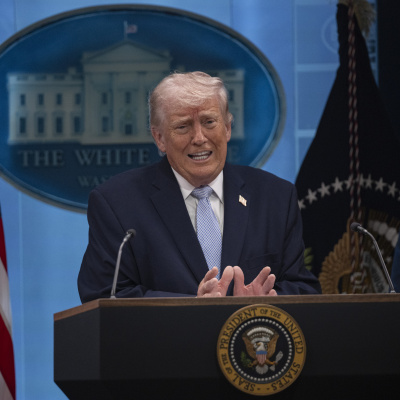 Trump'tan Papa'ya: Özür dilemeyeceğim