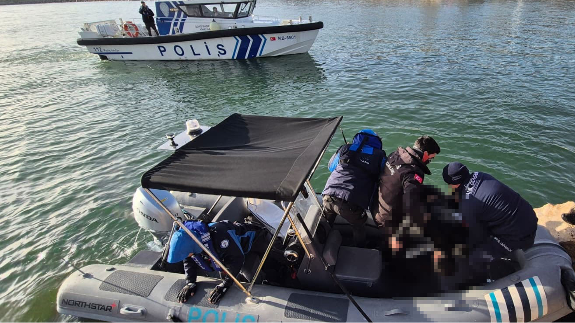 Van'da Yürek Yakan Olay: 17 Yaşındaki Boran Öner'in Cansız Bedeni Van Gölü'nden Çıkarıldı