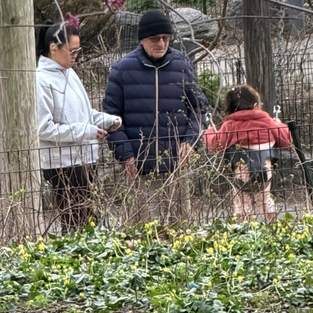 3 yaşındaki kızı için görev başında