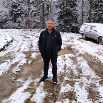 Kestiği ağacın altında kaldı