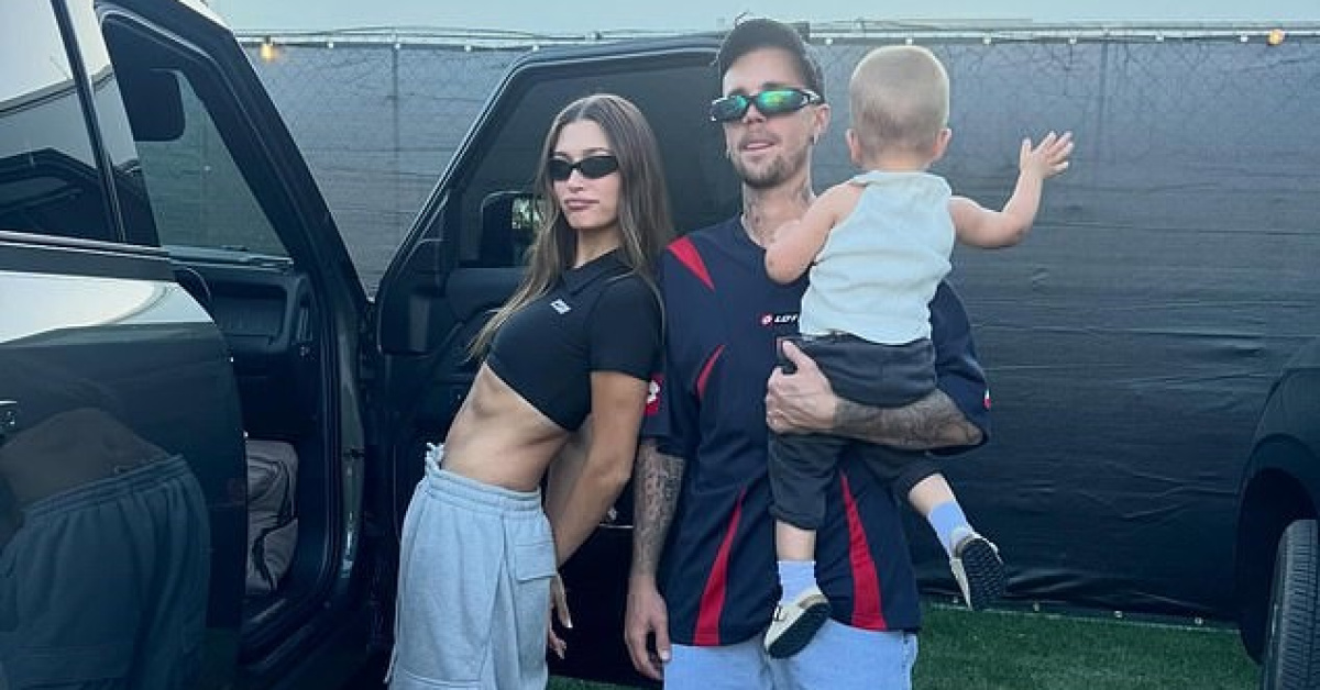 Hailey Bieber, Jack Blues ile birlikte Justin'ın Coachella provasını