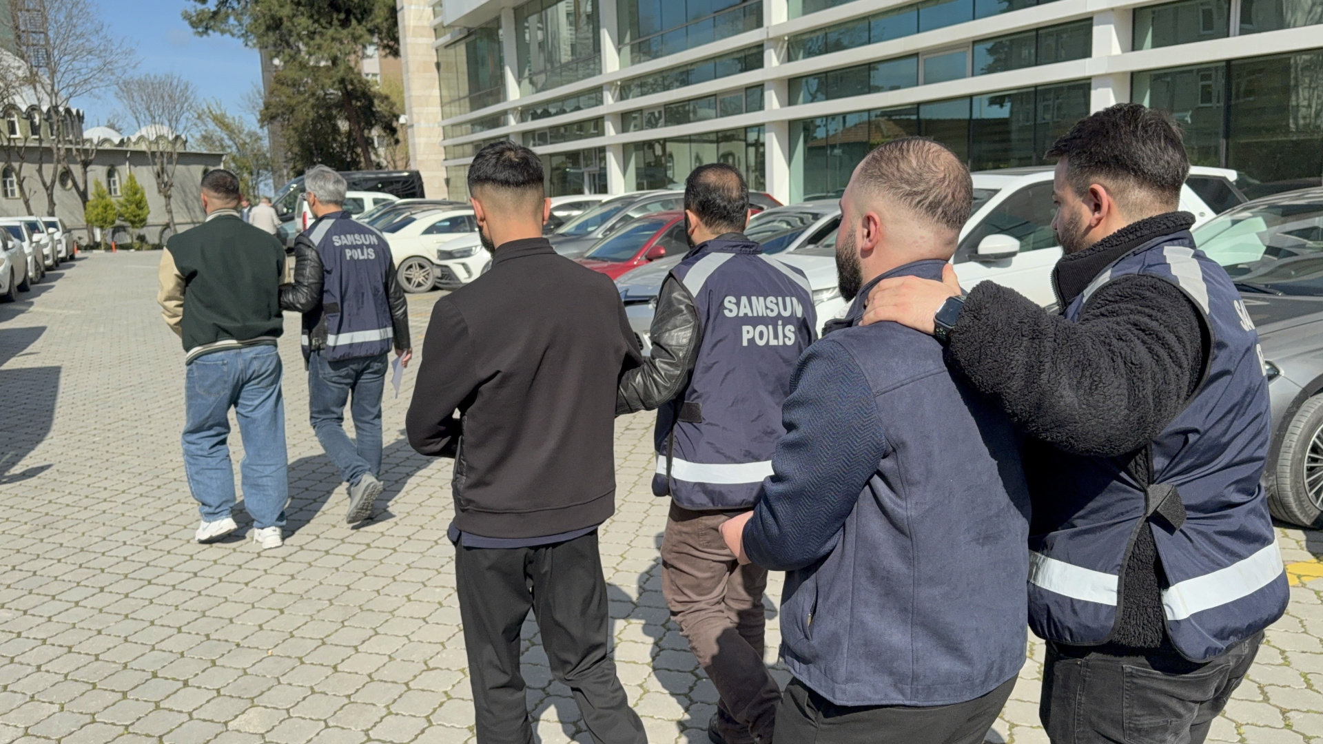 Samsun'da 'Hesap Fazla' Diye Bara Ateş Açtılar, Sonra Özür Dileyip Teslim Oldular