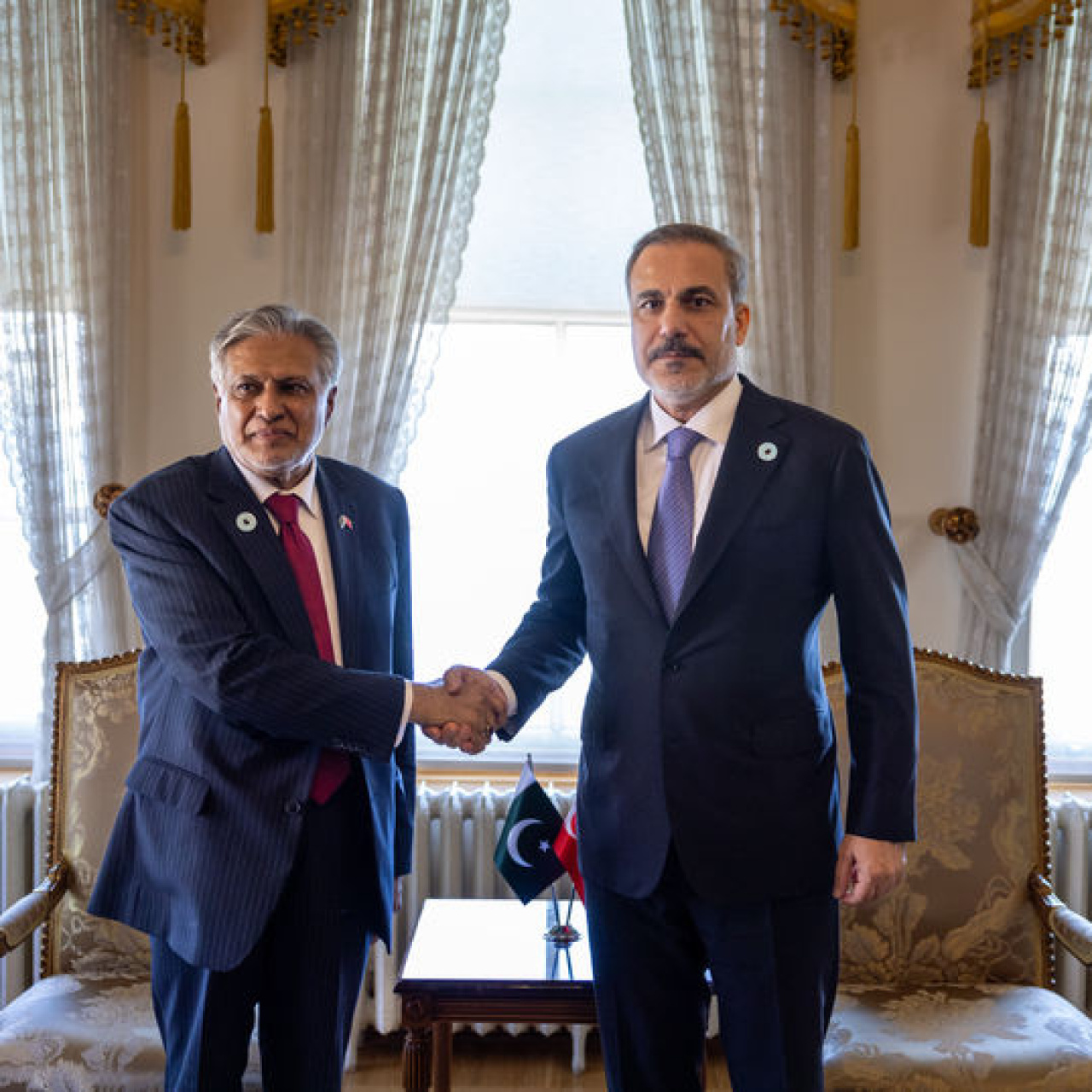 Bakan Fidan, Pakistanlı mevkidaşı ile görüştü