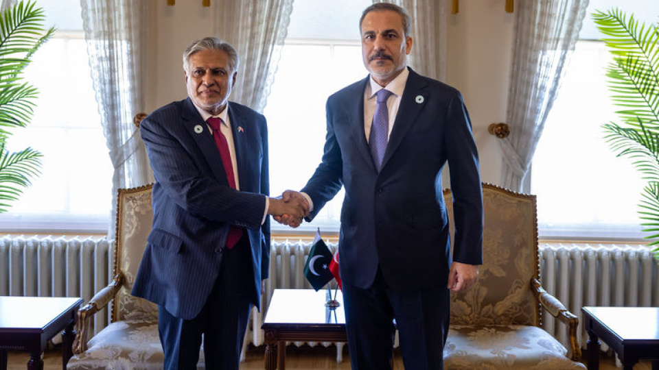 Bakan Fidan, Pakistanlı mevkidaşı ile görüştü