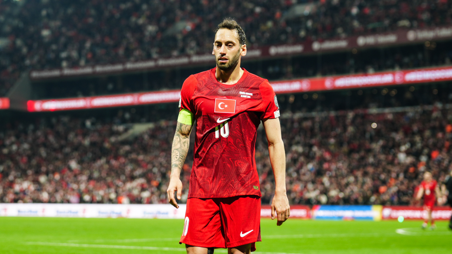 Hakan Çalhanoğlu Galatasaray'a gelecek mi? Menajeri açıkladı!