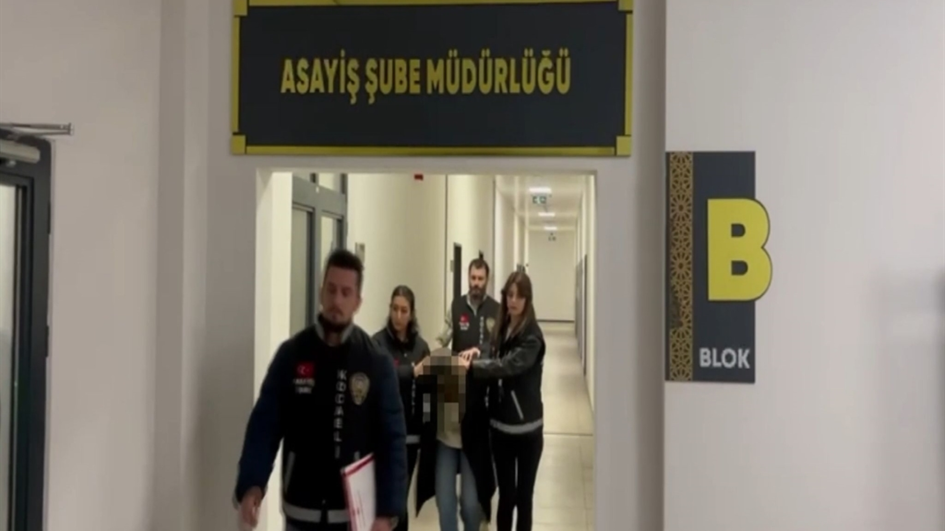 Bebeğini çöpe atmıştı! Cani anne hakim karşısında …