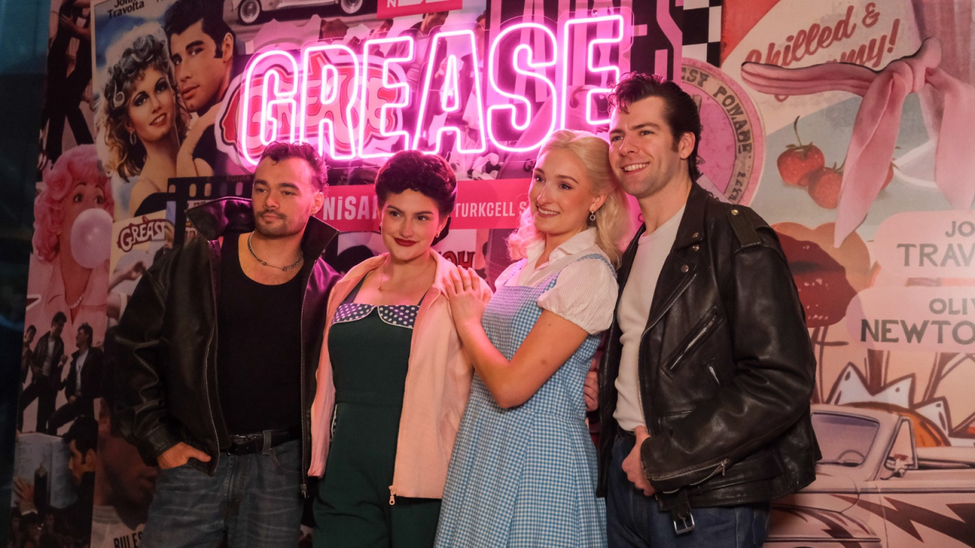 Dünyaca Ünlü Grease Müzikali Zorlu PSM Sahnesinde İzleyiciyle Buluştu