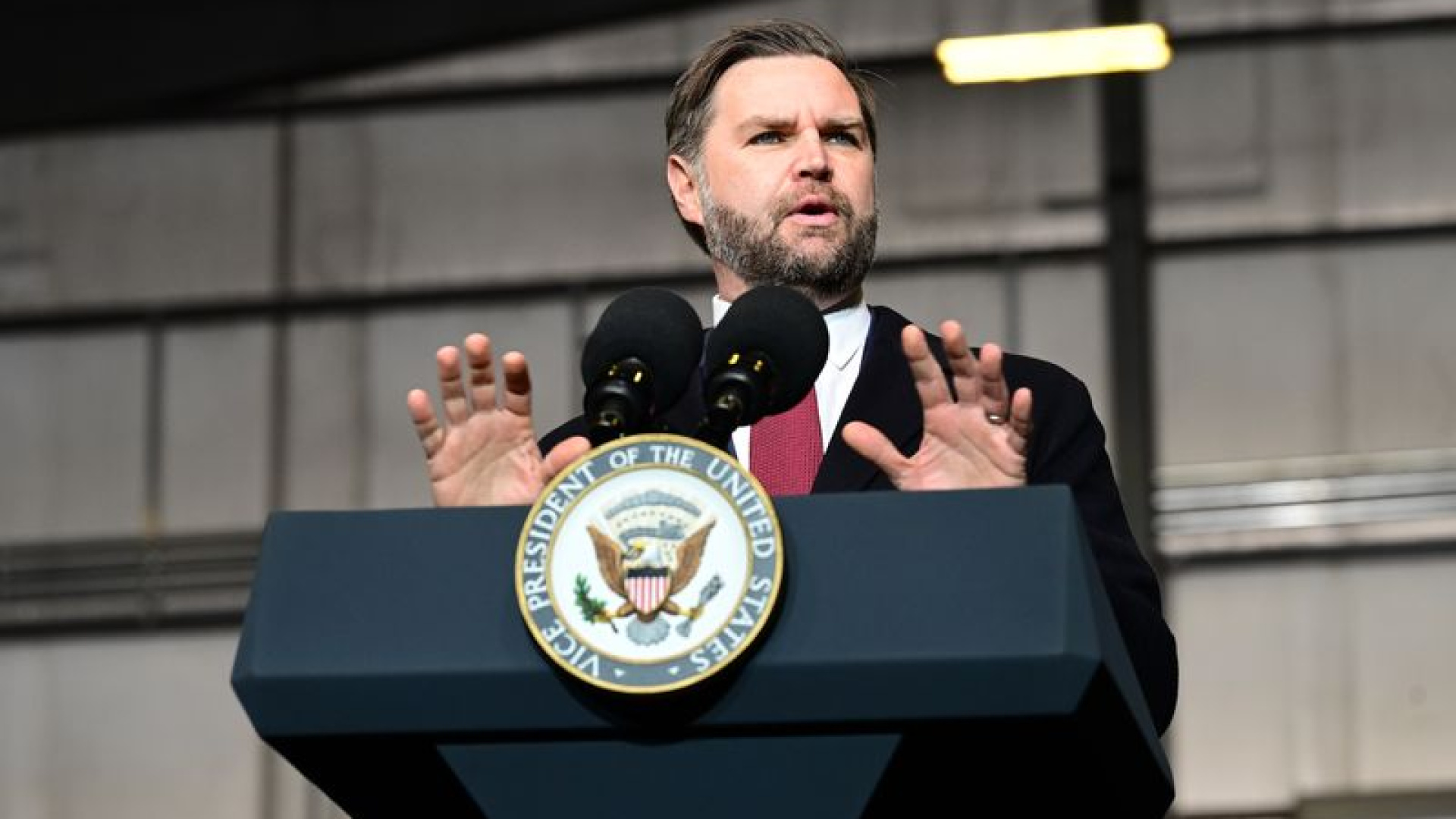 JD Vance: Trump İran’la kapsamlı bir anlaşma istiy…