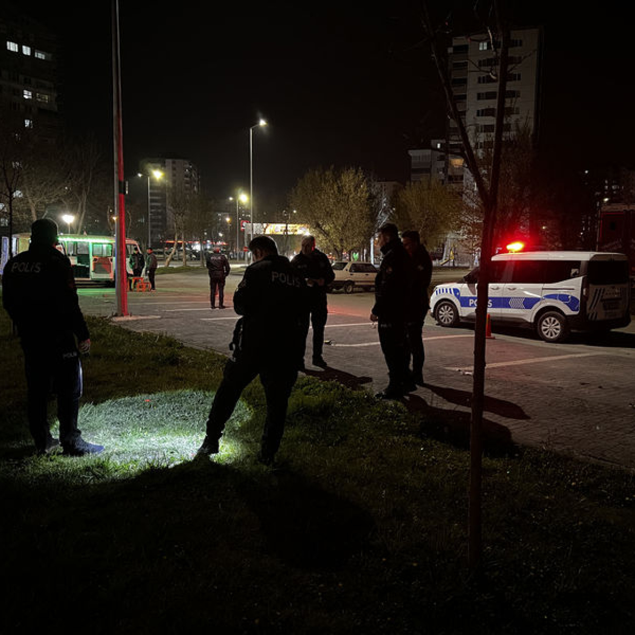 Kayseri'de 'laf atma' kavgası: 4 yaralı