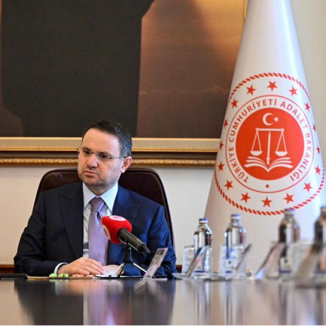 Bakan Gürlek Türk Hukuk Enstitüsü heyetini kabul etti