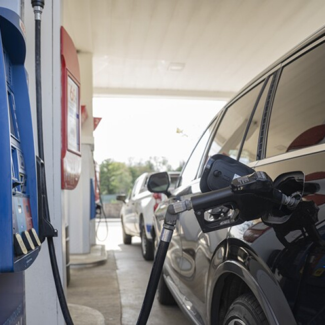 'Hürmüz' molası: Kanada'da akaryakıtta vergi askıya alındı