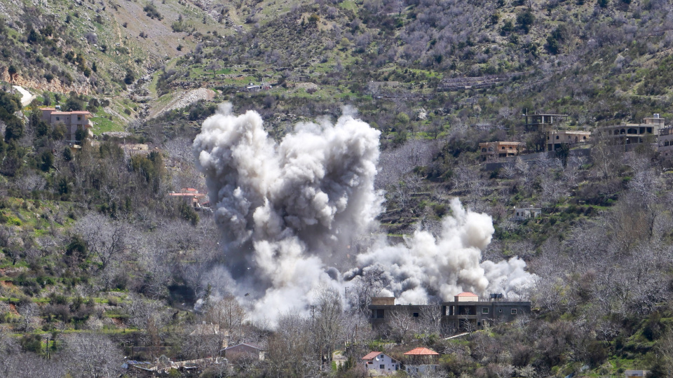 İsrail'den Lübnan'a saldırı