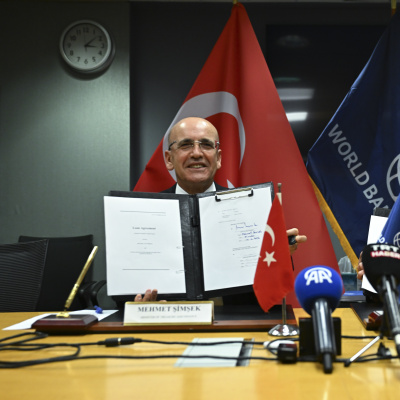 1.67 milyar Euro'luk imza