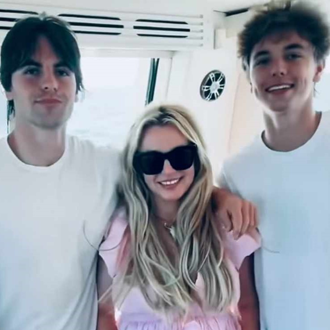 Oğulları ikna etti