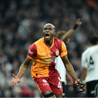 Osimhen elini taşın altına koydu!