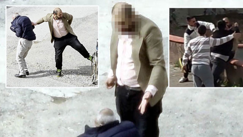 Babasını azarladı... Sandalyesini tekmeledi... Mahalleli feci dövdü!