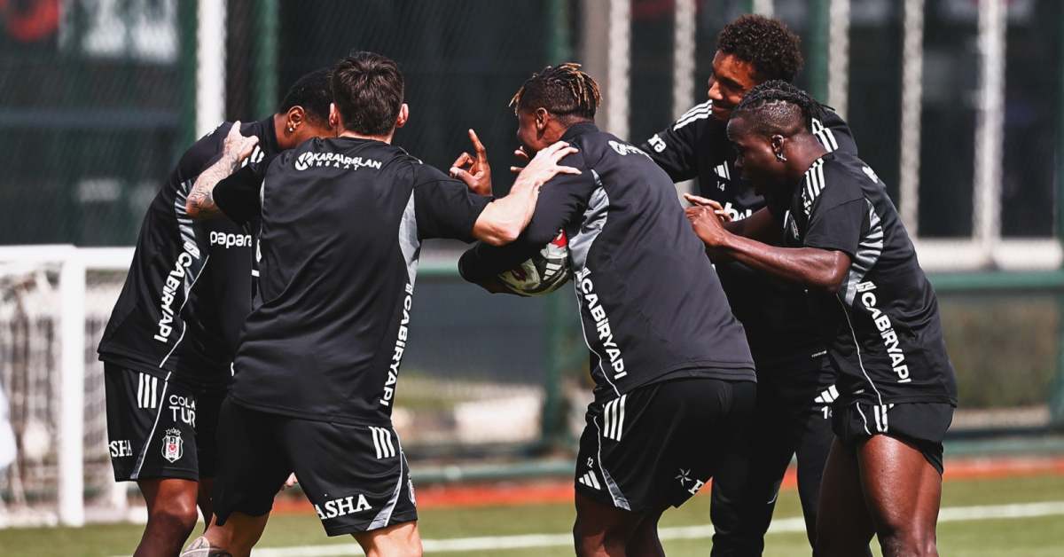 Beşiktaş, Sergen Yalçın'ınyönetiminde antrenman