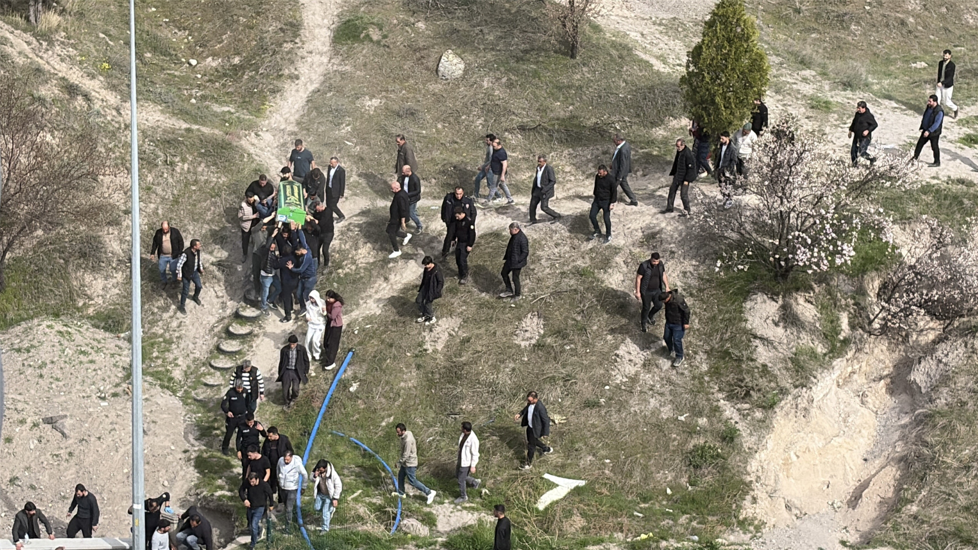 Kayseri'de Kayıp Genç Dağda Ölü Bulundu: Başından Tabancayla Vurulmuş