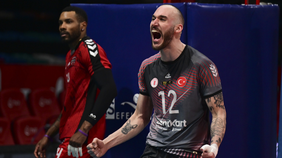 Efeler Ligi'nde ilk finalist Ziraat Bankkart!