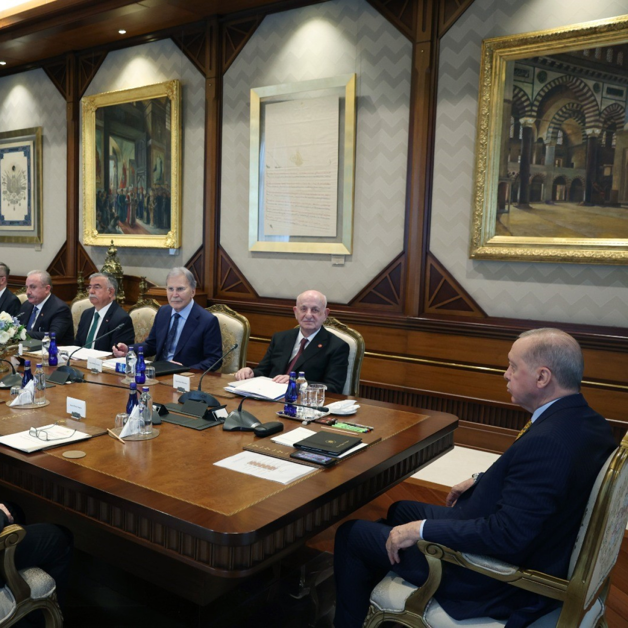 Türkiye'nin Geleceği İçin Stratejik Diskurlar: YİK Toplantısı Gerçekleşti