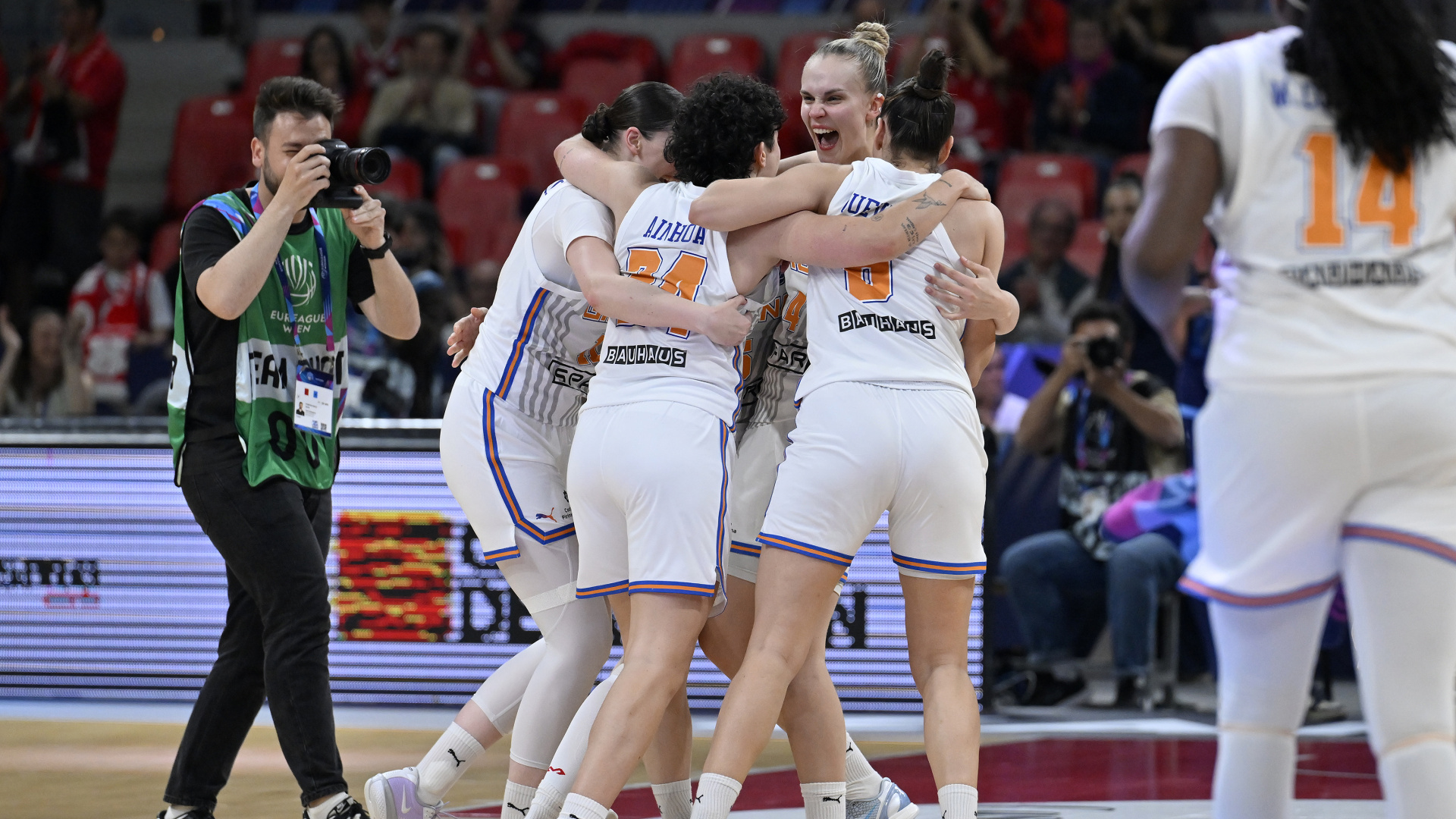 Fenerbahçe Opet'in EuroLeague Yarı Final Rakibi Spar Girona Oldu