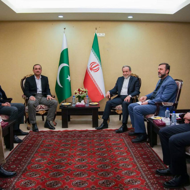 Abbas Erakçi, Asım Munir ile görüştü