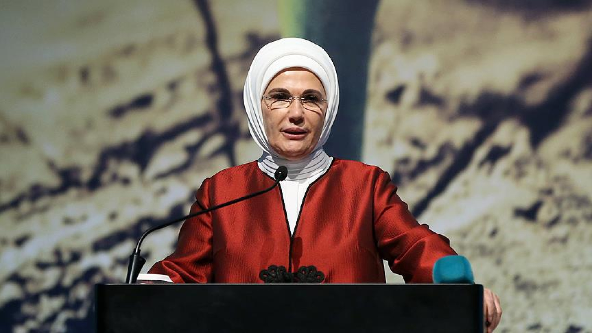 Emine Erdoğan'dan Şanlıurfa ve Kahramanmaraş'taki silahlı saldırılara ilişkin açıklama