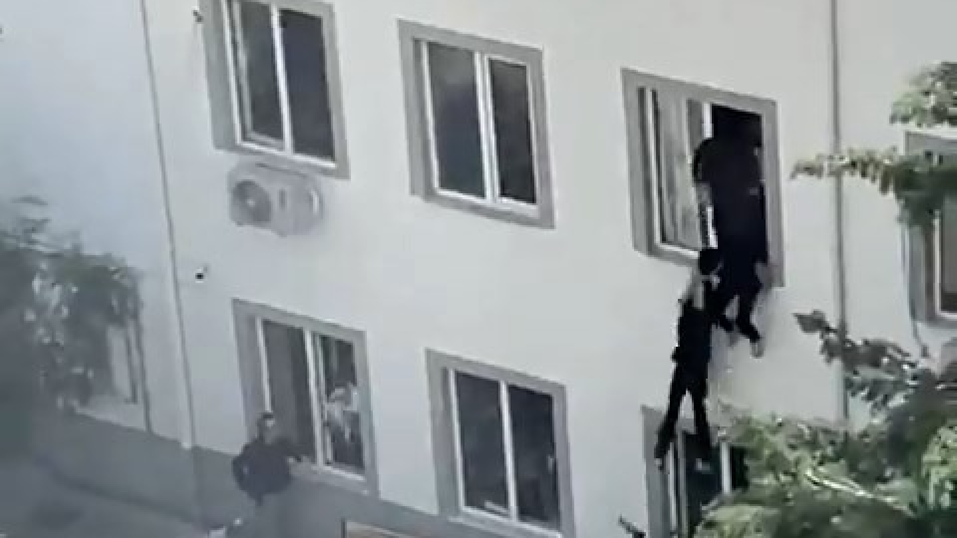 Okul Saldırıları Alarm Veriyor: 24 Saatte İki Şehirde Kanlı Olaylar