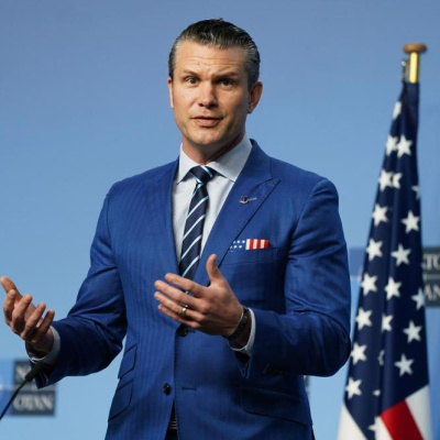 Demokratlar Hegseth'in azlini istiyor