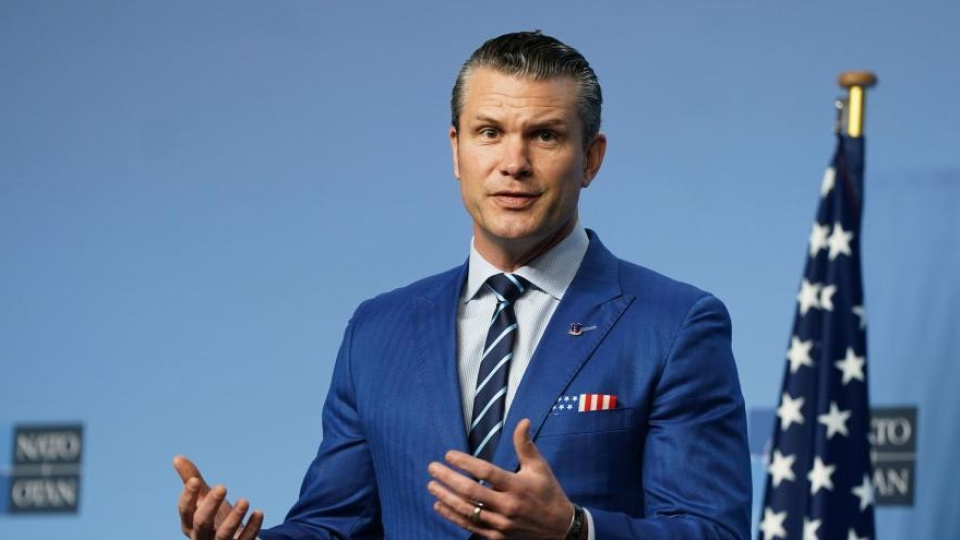 Demokratlar Hegseth'in azlini istiyor