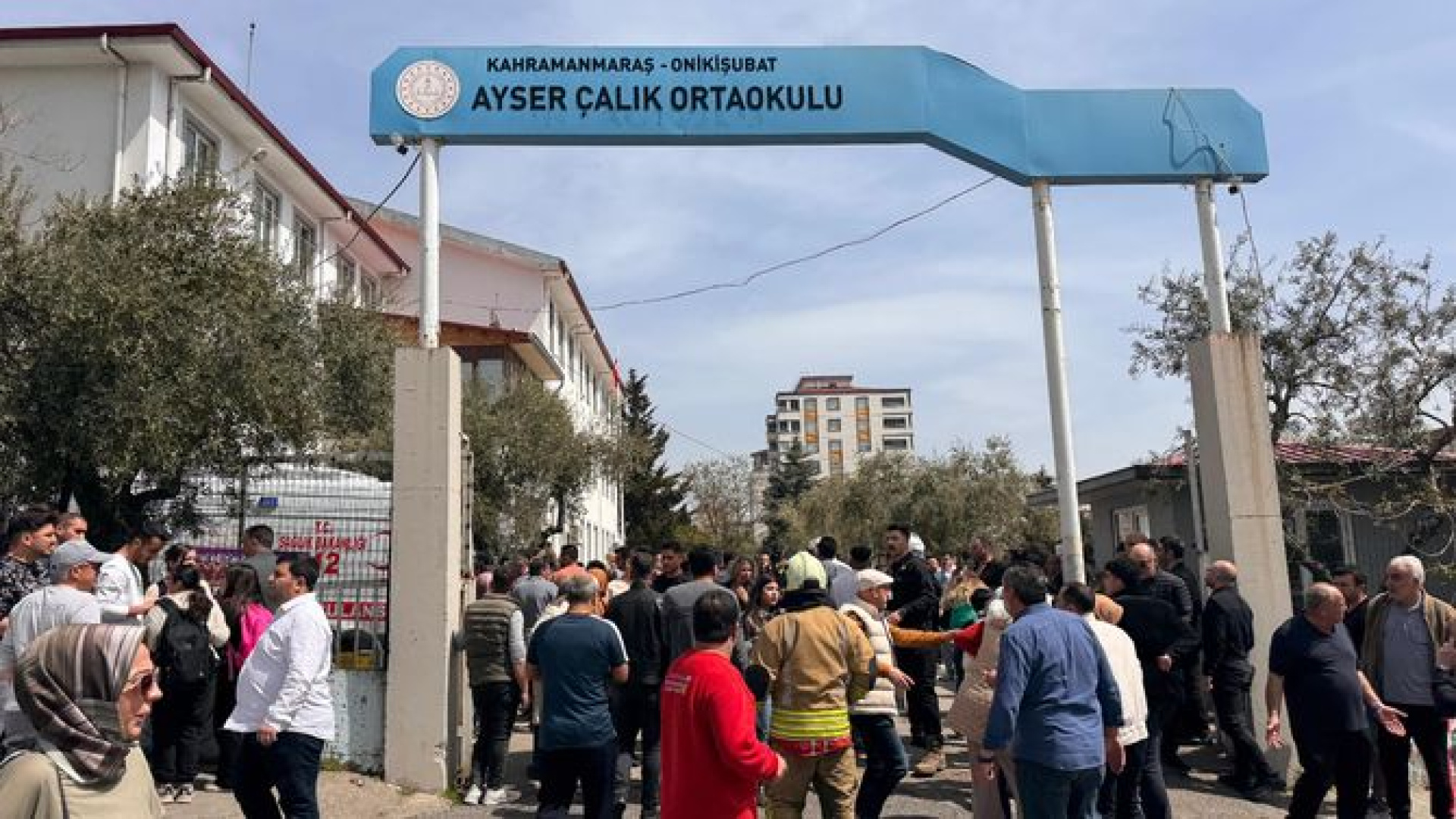 17 Nisan Cuma Okullar Tatil Mi? İstanbul, Ankara, İzmir, Şanlıurfa ve Kahramanmaraş'ta Eğitim Durumu