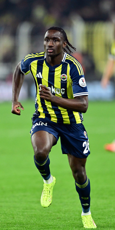 "Televizyondan izlediğim yıldızlarla oynuyorum!"