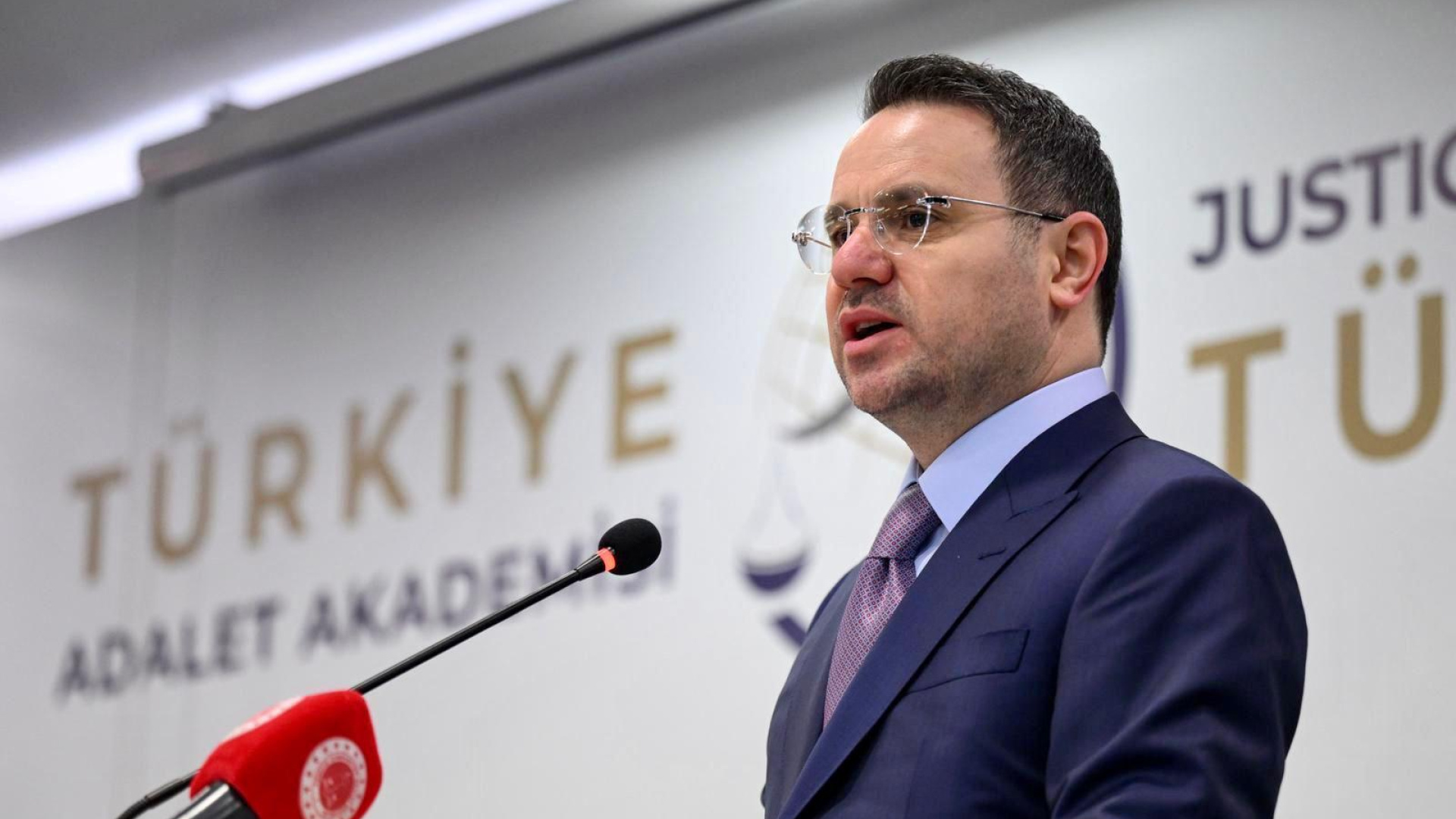 Gürlek: 95 kişi gözaltına alındı, 1104 hesaba erişim engeli getirildi | Son dakika haberleri